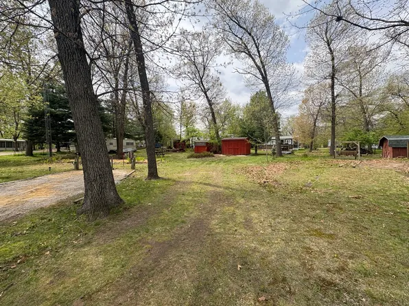 8/50&51 Woodhaven Dr E, Sublette, IL 61367