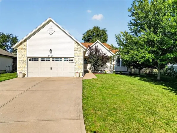 3905 SW Evergreen Ln, Lees Summit, MO 64082