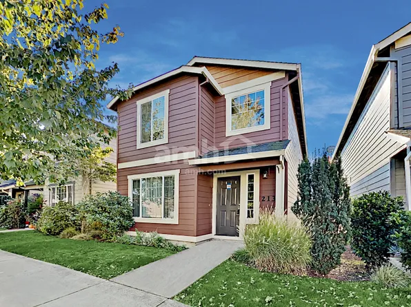 2132 E 3rd St, Newberg, OR 97132