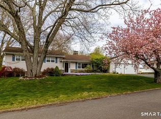 220 Oak Ridge Rd, Stratford, CT 06614