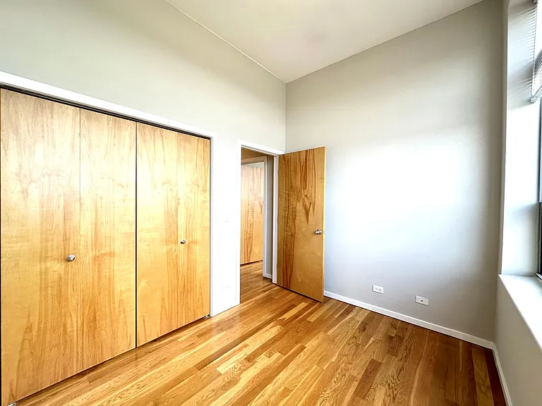 2157 N Damen Ave #305 — Photo 16