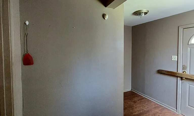 300 Rose Ln — Photo 6