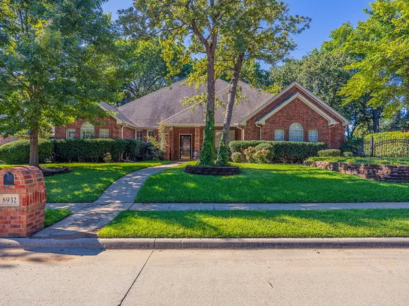 8932 Thornberry Dr, North Richland Hills, TX 76182