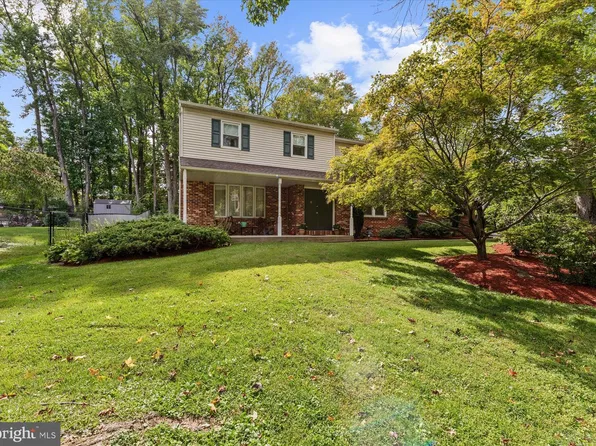945 Roberts Rd, Bensalem, PA 19020