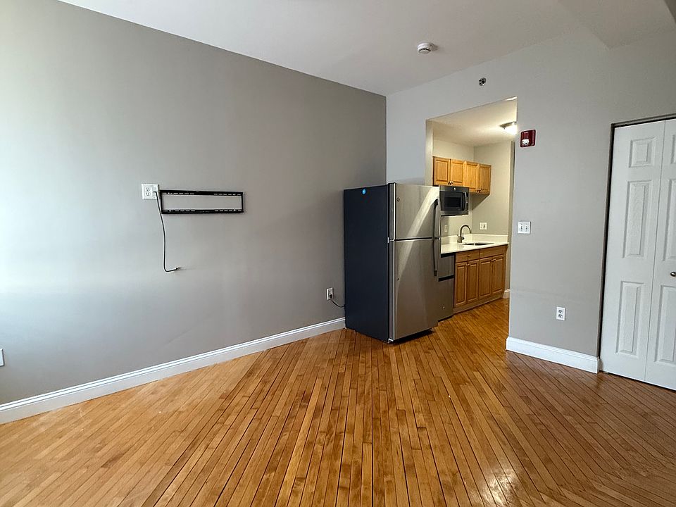 1st image of 312 Shirley St #1