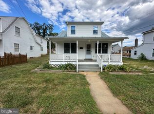 311 N Lawrence St, Charles Town, WV 25414