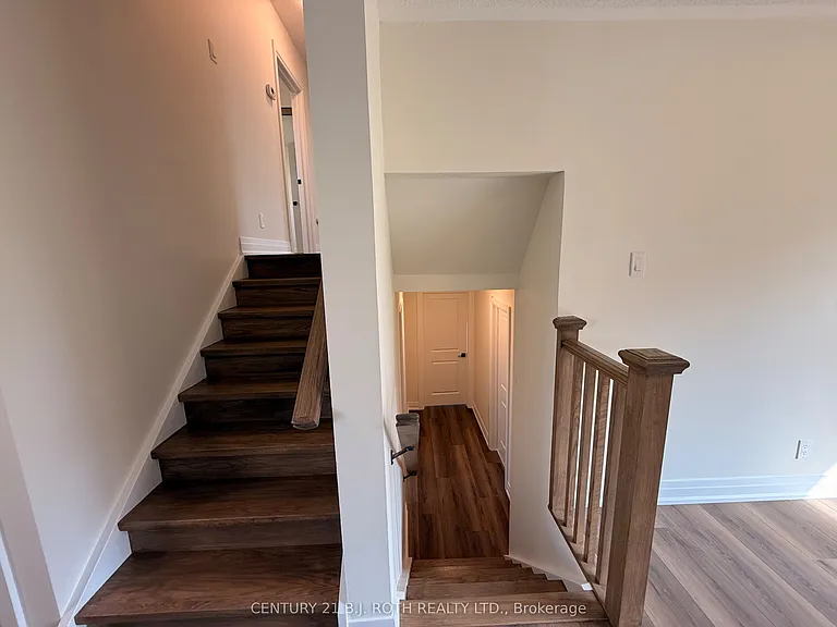 48 King St — Photo 7