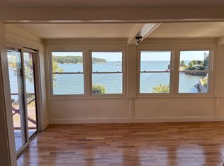 200 Shore Dr, Branford, CT 06405