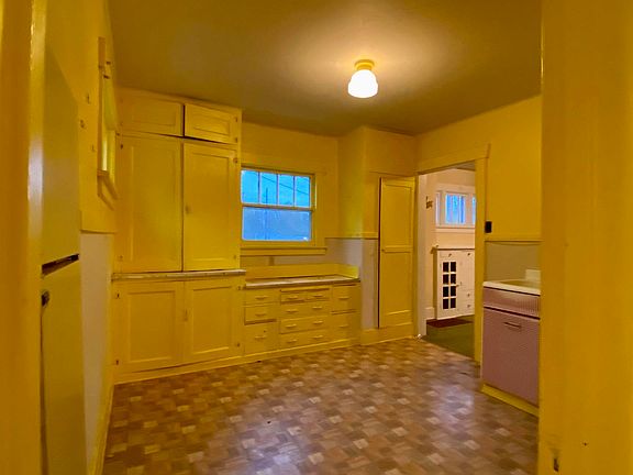 5th image of 1623 West St