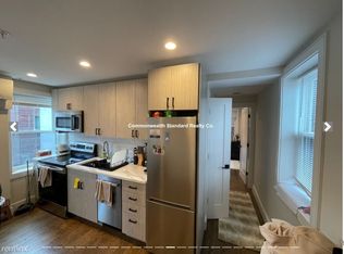 366 Hanover St APT 3F, Boston, MA 02113