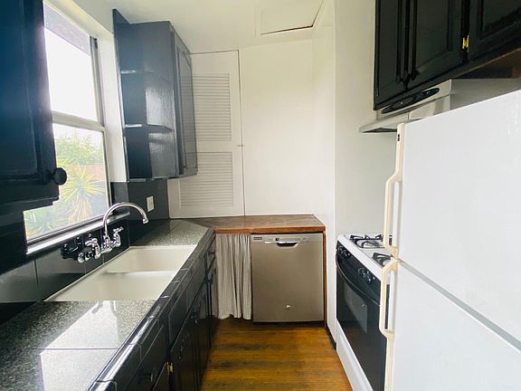 4th image of 1552 Lucretia Ave #1552