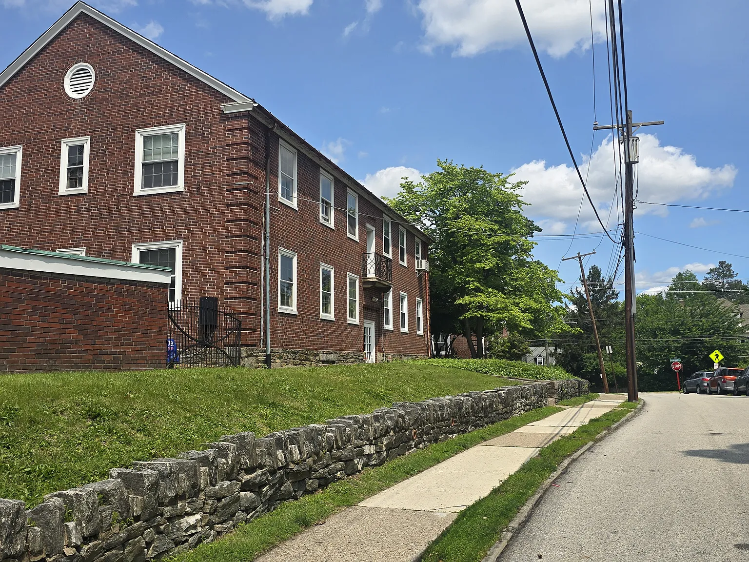 240 Highland Ave — Photo 1