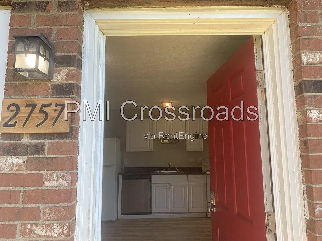 2 bed, 1.0 bath, 765 sqft, $954 — Photo 3