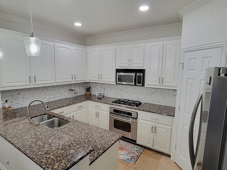 4263 Towne Lake Ct — Photo 9