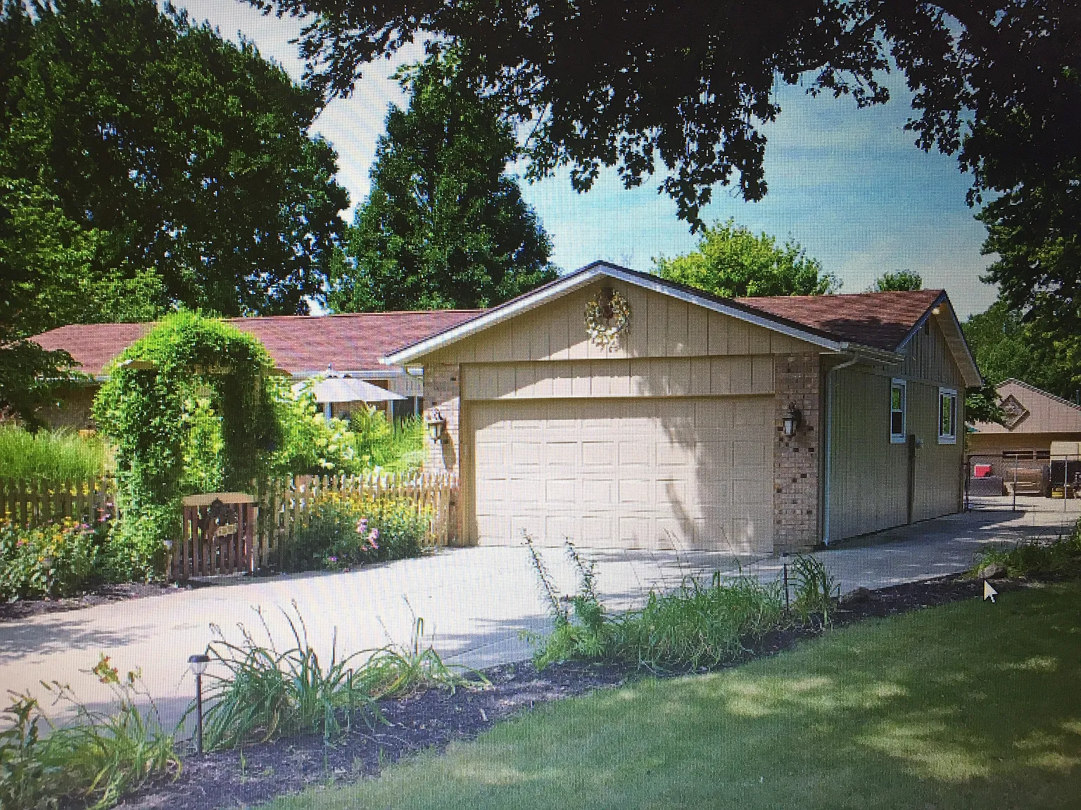 311 Cora Dr photo 1