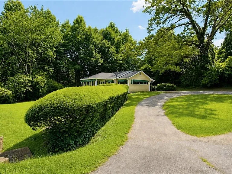 1360 Cunningham Rd SW — Photo 24