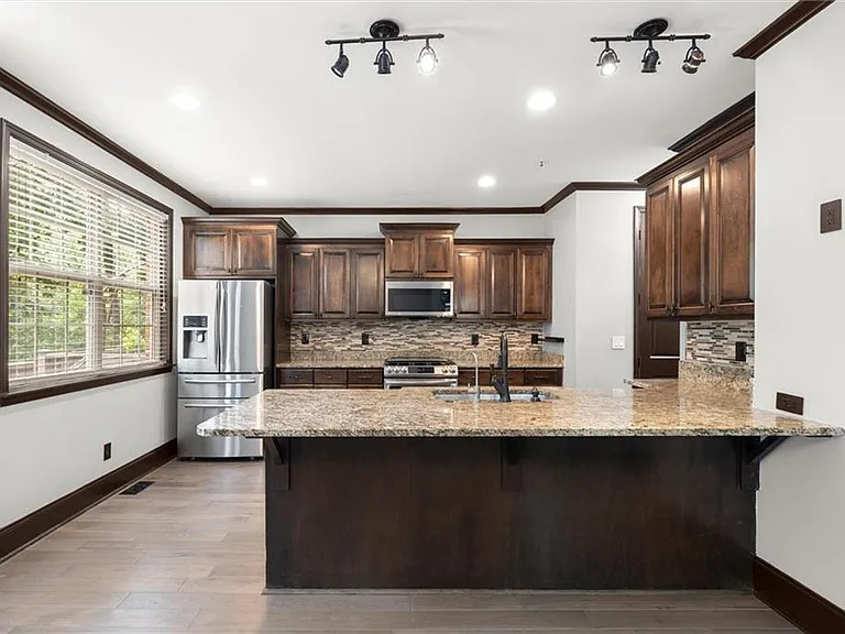 5583 Julian Pl — Photo 16