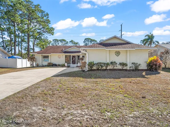 853 Lamplighter Dr NW, Palm Bay, FL 32907