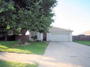 2401 Wildwood Ln, Denton, TX 76210