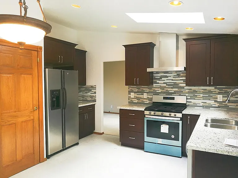 5210 Highland Dr — Photo 5