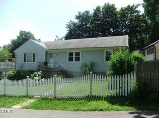 1 Robins Sq S, Norwalk, CT 06854