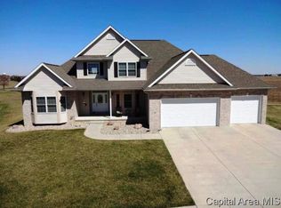 802 Elk Crest Ct, Chatham, IL 62629