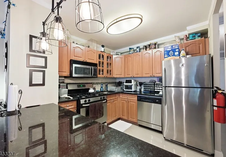 285 Aycrigg Ave #4J — Photo 9