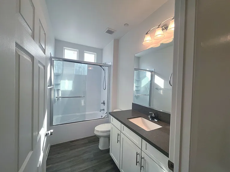 1533 Franklin Ln — Photo 60