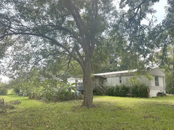 414 Shaw St, Alvin, TX 77511