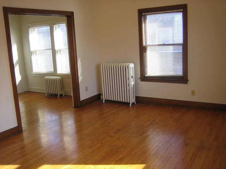 908 Grand Ave — Photo 10