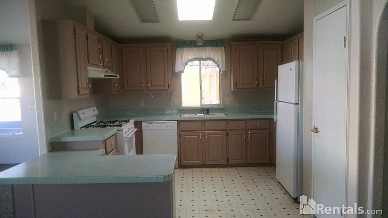 2nd image of 1003 Sable Cir