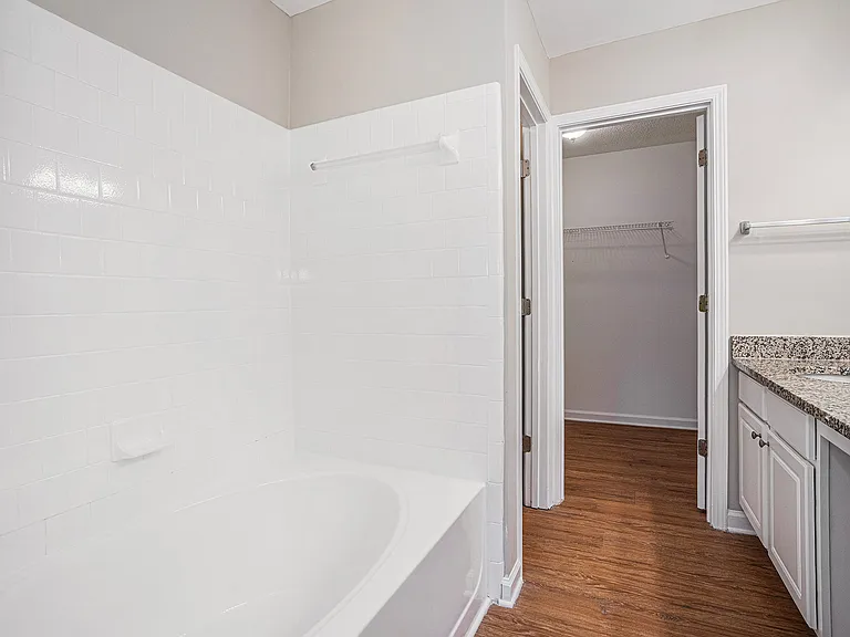 2894 Regent Walk Dr — Photo 12