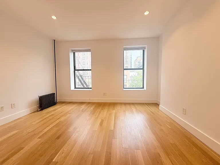216 W 22nd St #4FE — Photo 8