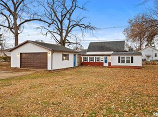 1223 S 8th St, Pekin, IL 61554