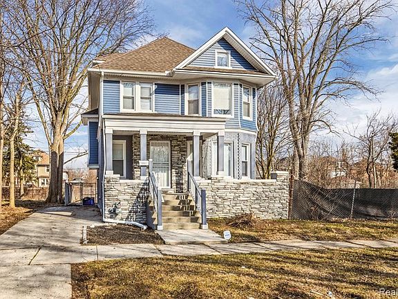 2nd image of 275 Woodland St