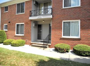 34500 Mulvey Ave APT 8B, Fraser, MI 48026