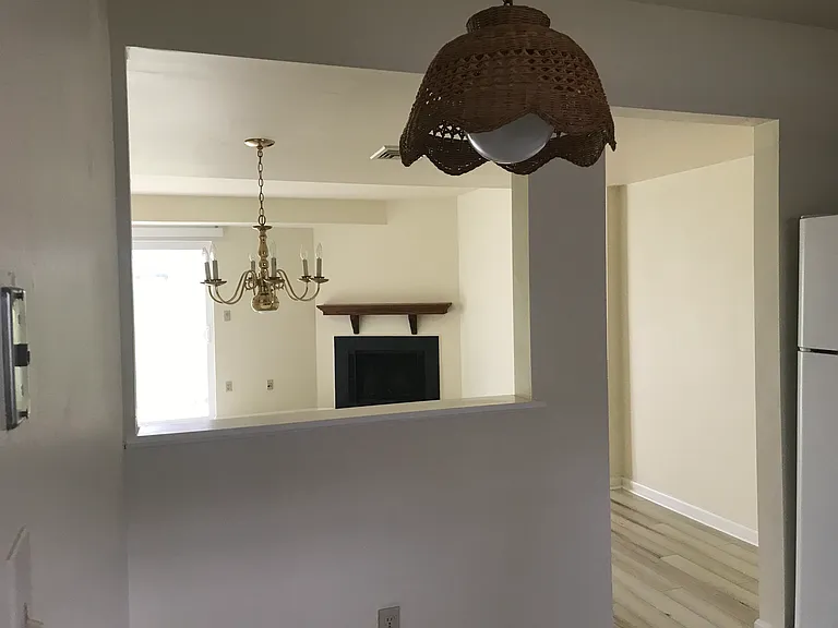 222 Cambridge Ct — Photo 12