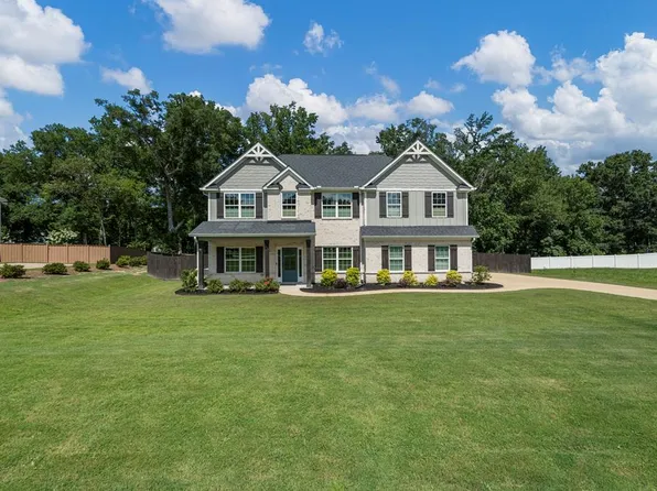 231 Maple Lakes Dr, Cataula, GA 31804