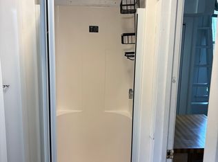 15 Arlington St #1R, Cambridge, MA 02140