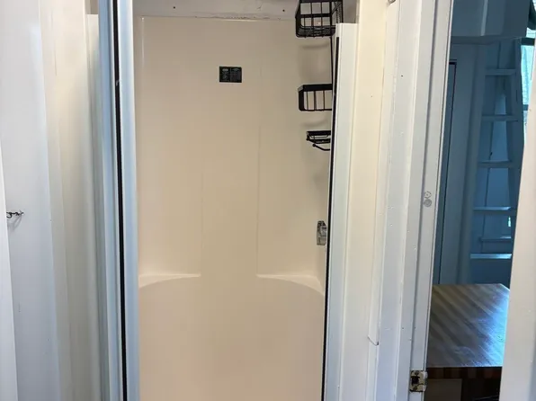 15 Arlington St #1R, Cambridge, MA 02140