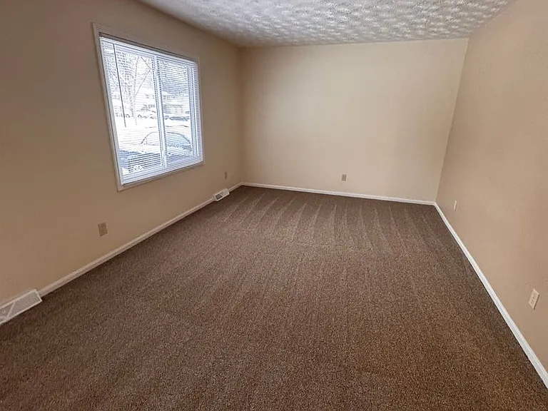 2239 Woodland Trce — Photo 10