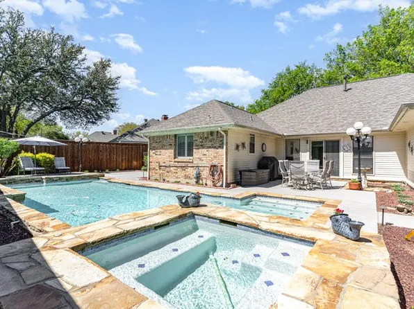 2222 Rolling Oak Ln, Garland, TX 75044