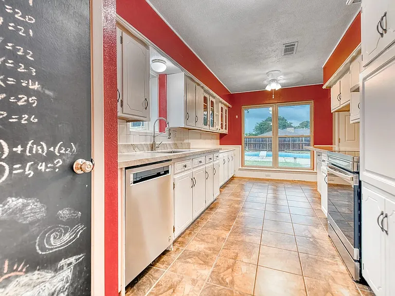 1619 Marquette Dr — Photo 6