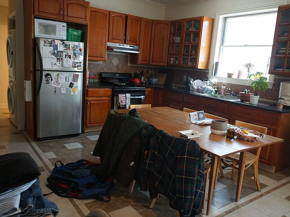 1st image of 271 Van Brunt St #1A