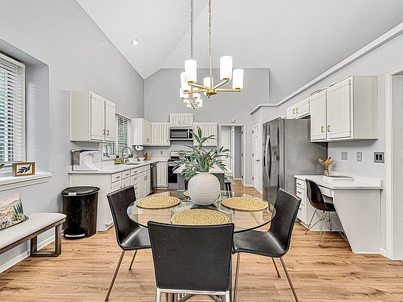 5th image of 17103 Springwood Dr