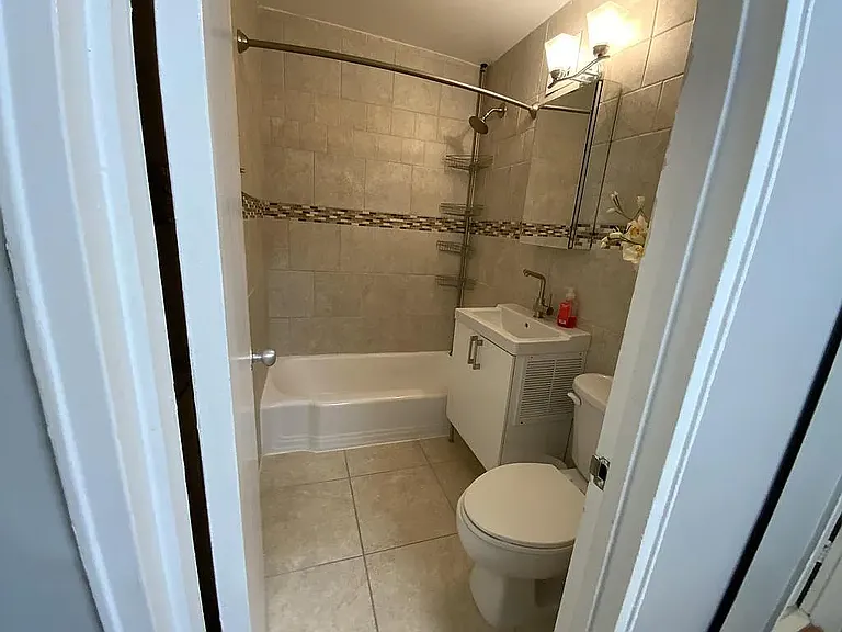 305 C St NE #308 — Photo 21