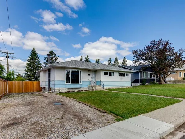 47 E Clarendon Rd NW, Calgary, AB T2L 0P2