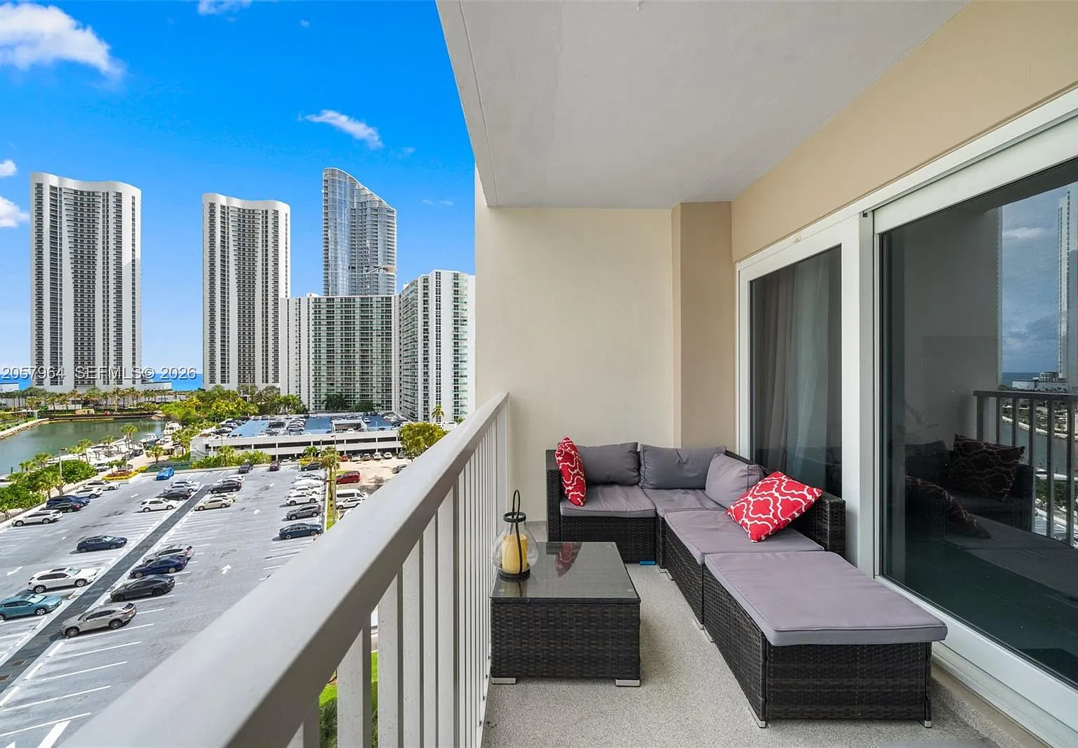 Arlen House Condo — Photo 3