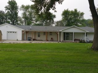 124 E Steidley St, Palmyra, IL 62674