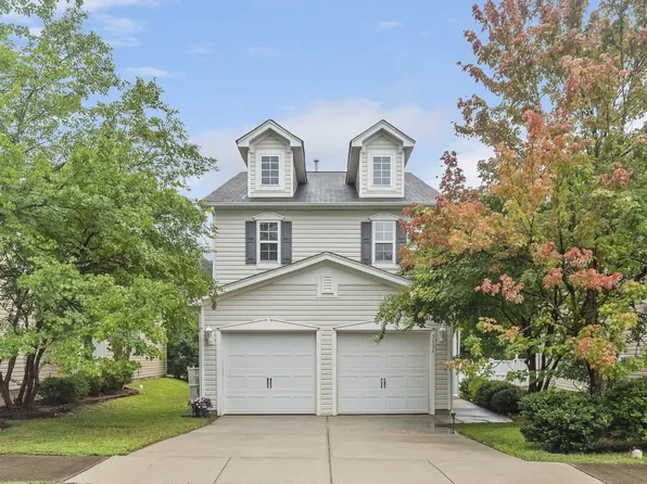 3034 Remington Oaks Cir, Cary, NC 27519